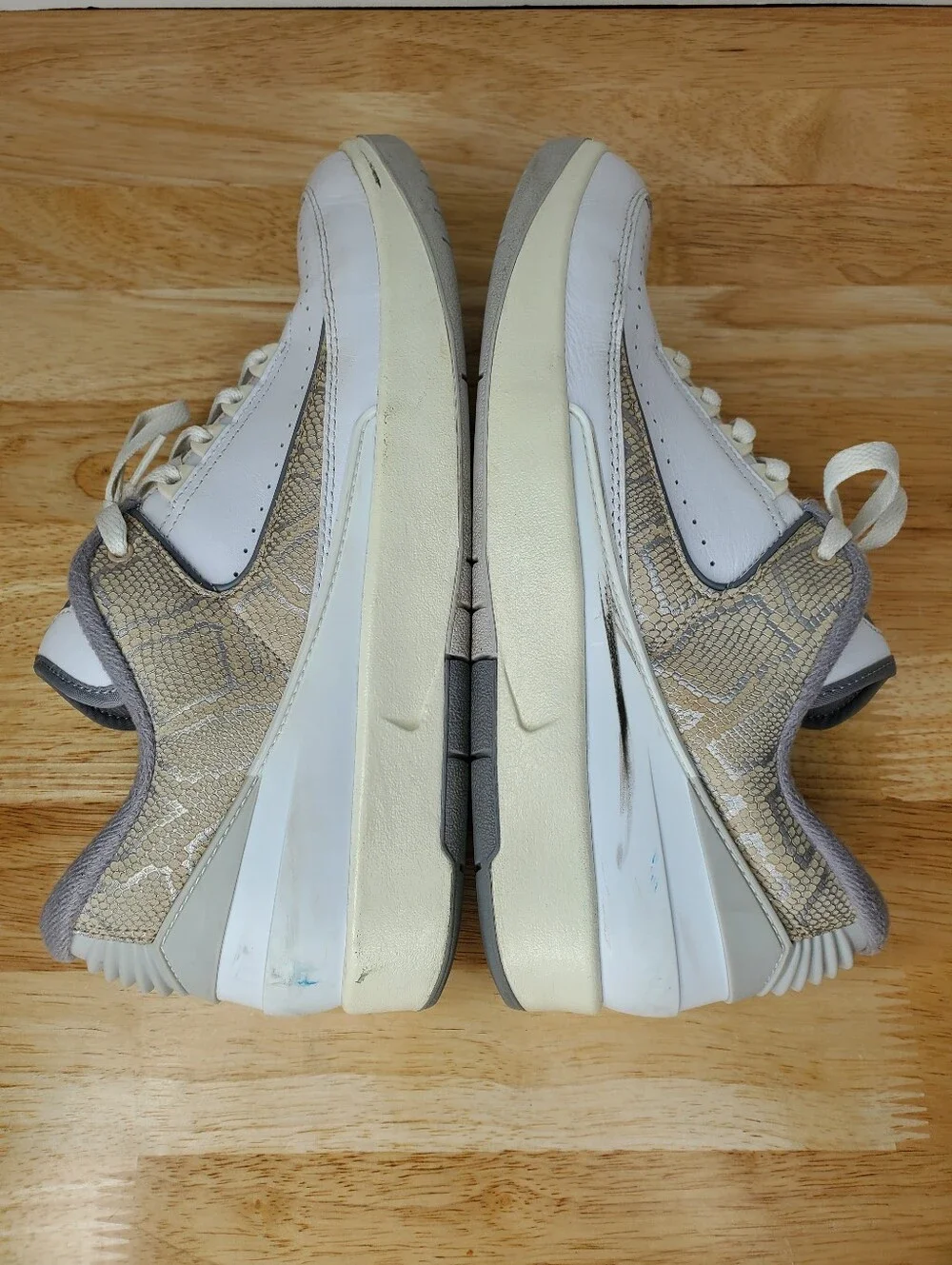 Air Jordan 2 Retro Low Python Shoes Mens Size 11 White Leather Sneakers
